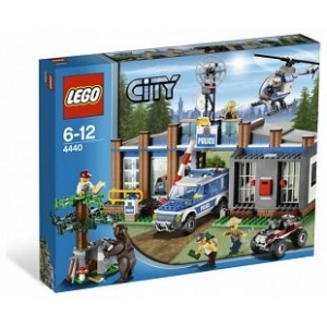 LEGO Erdei rendőrkapitányság 4440