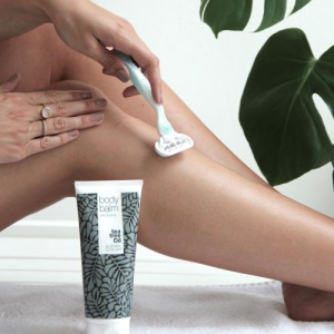 Australian Bodycare Tea Tree Oil After Shaving Body Balm borotválkozás utáni termék 200 ml nőknek