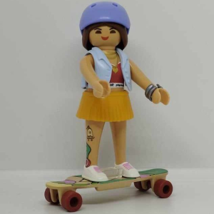 Playmobil® Playmobil 71456 Gördeszkás lány zsákbamacska figura 25. sorozat (lányoknak)